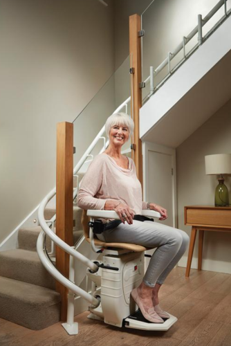 Qu� tener en cuenta antes de instalar una silla salvaescaleras curva