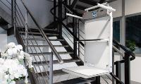 PLATAFORMA SALVAESCALERAS DE PIE SLIM X