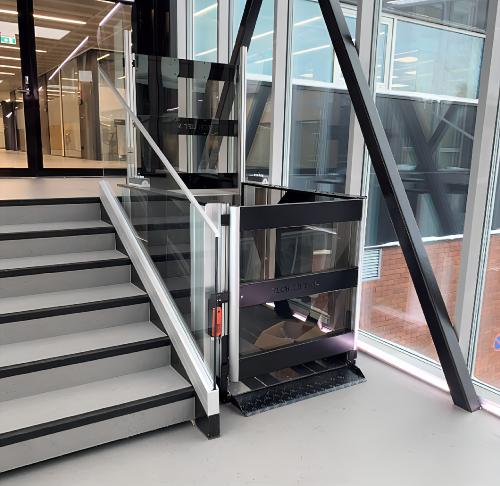 AYUDAS M�S os desea un nuevo a�o lleno de movilidad, bienestar y autonom�a